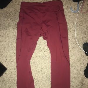 Maroon long leg workout pants with pockets